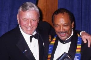 Frank Sinatra, Quincy Jones 1991, LA.jpg
